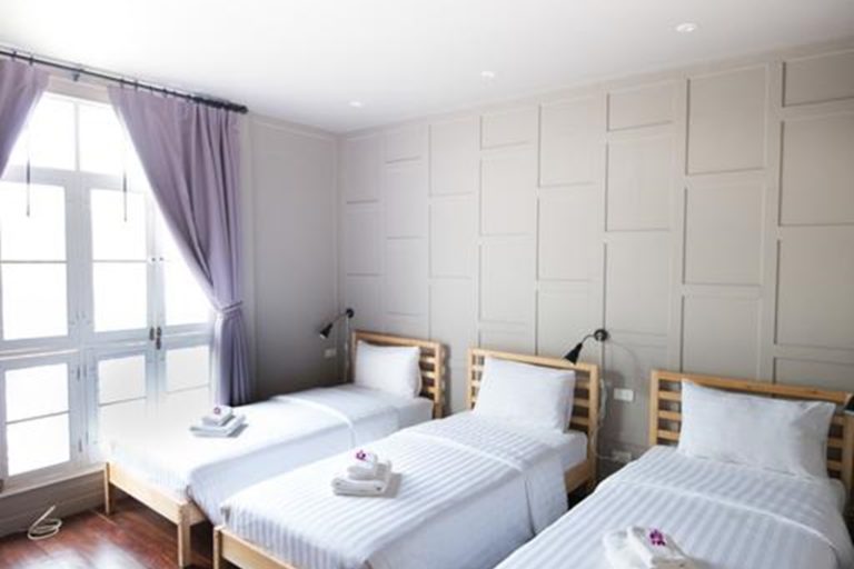 Tharaburi Resort : Male Dormitory Room