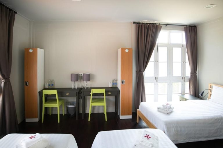 Tharaburi Resort : Female Dormitory Room