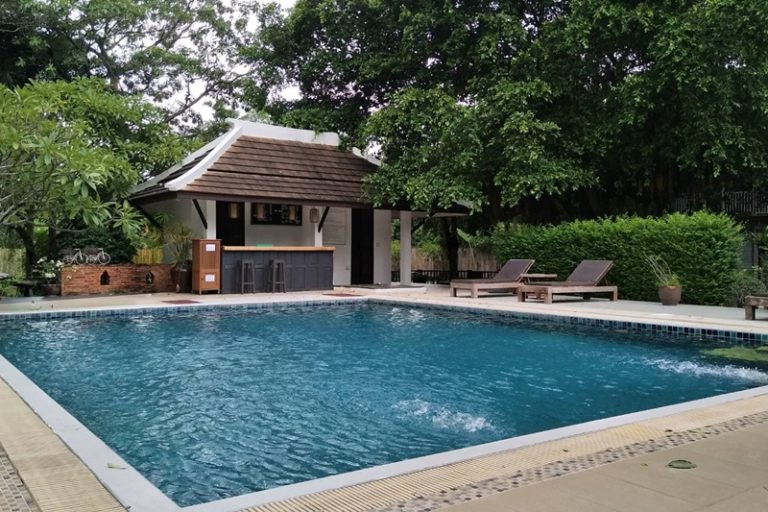 Tharaburi Resort : Swimming pool
